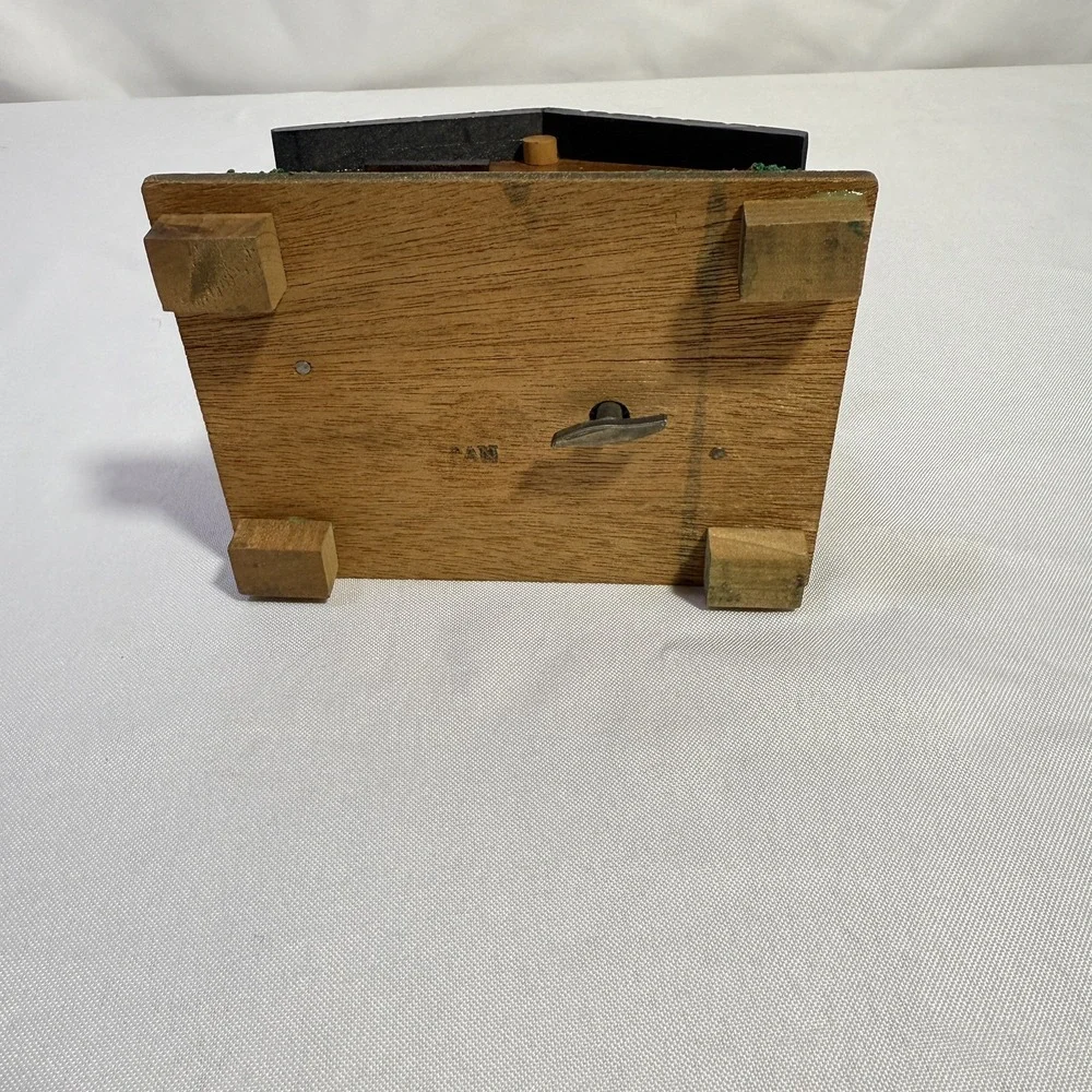 Wood Cabin/Cottage/House Music Box Made‎ in Japan. WORKS VTG Adorable!
